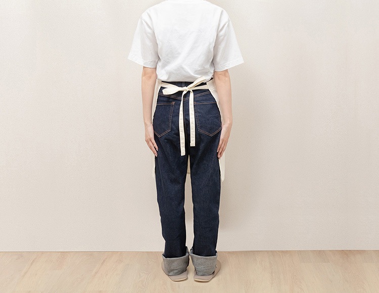 【公式販売店】 CAROTE （カローテ） 首掛けエプロン アイボリー