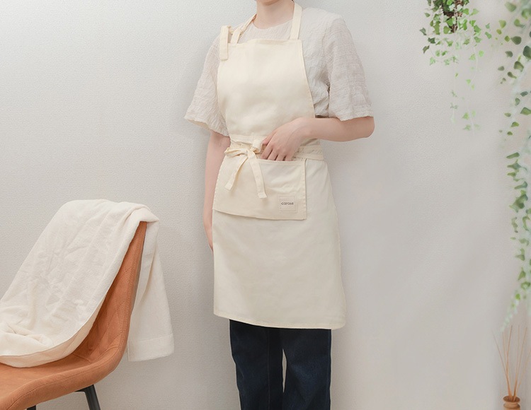 【公式販売店】 CAROTE （カローテ） 首掛けエプロン アイボリー