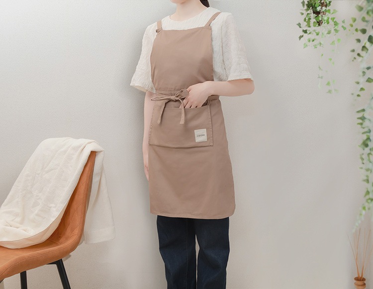 【公式販売店】 CAROTE （カローテ） バッククロスエプロン ブラウン