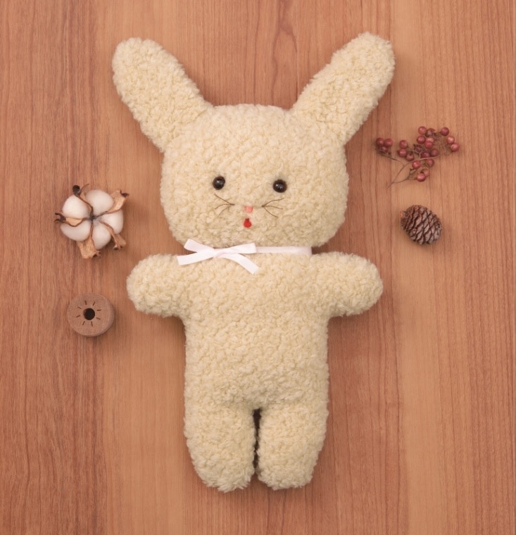 ふわふわきせかえぬいぐるみ　フムうさちゃん　手芸キット　手作り