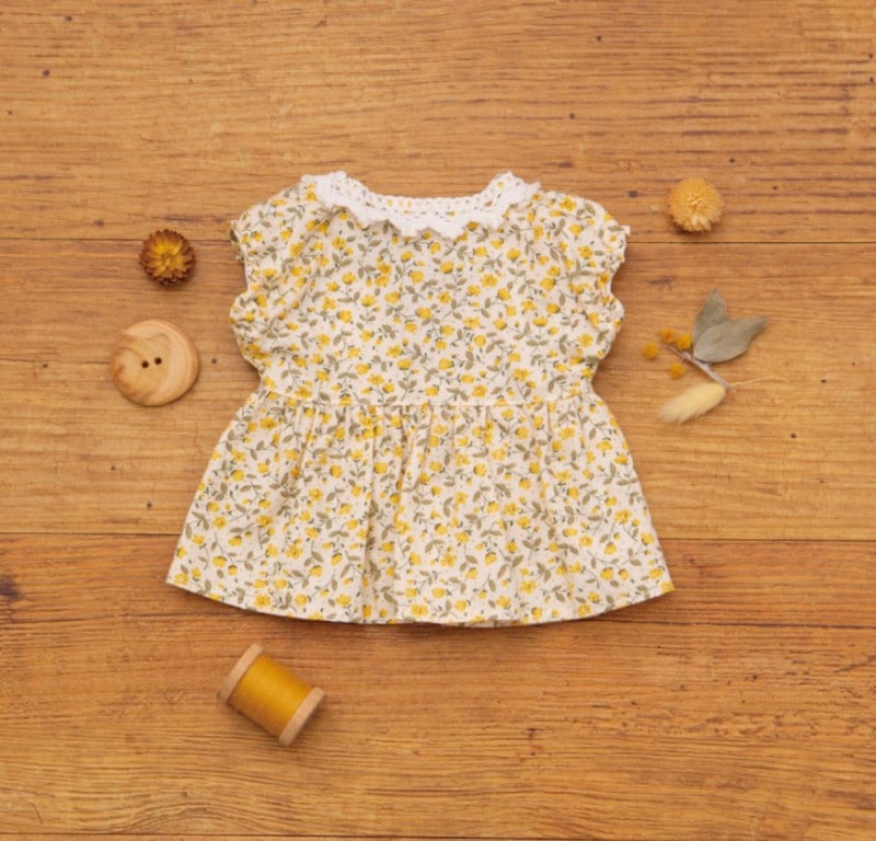 小花柄ワンピース洋服のキット　フムうさちゃんとフムねこちゃん着せ替え