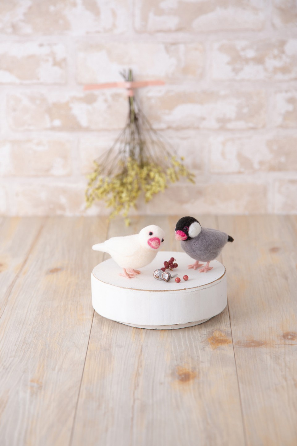 羊毛フェルトキット アクレーヌで作る 桜文鳥＆白文鳥｜須佐沙知子