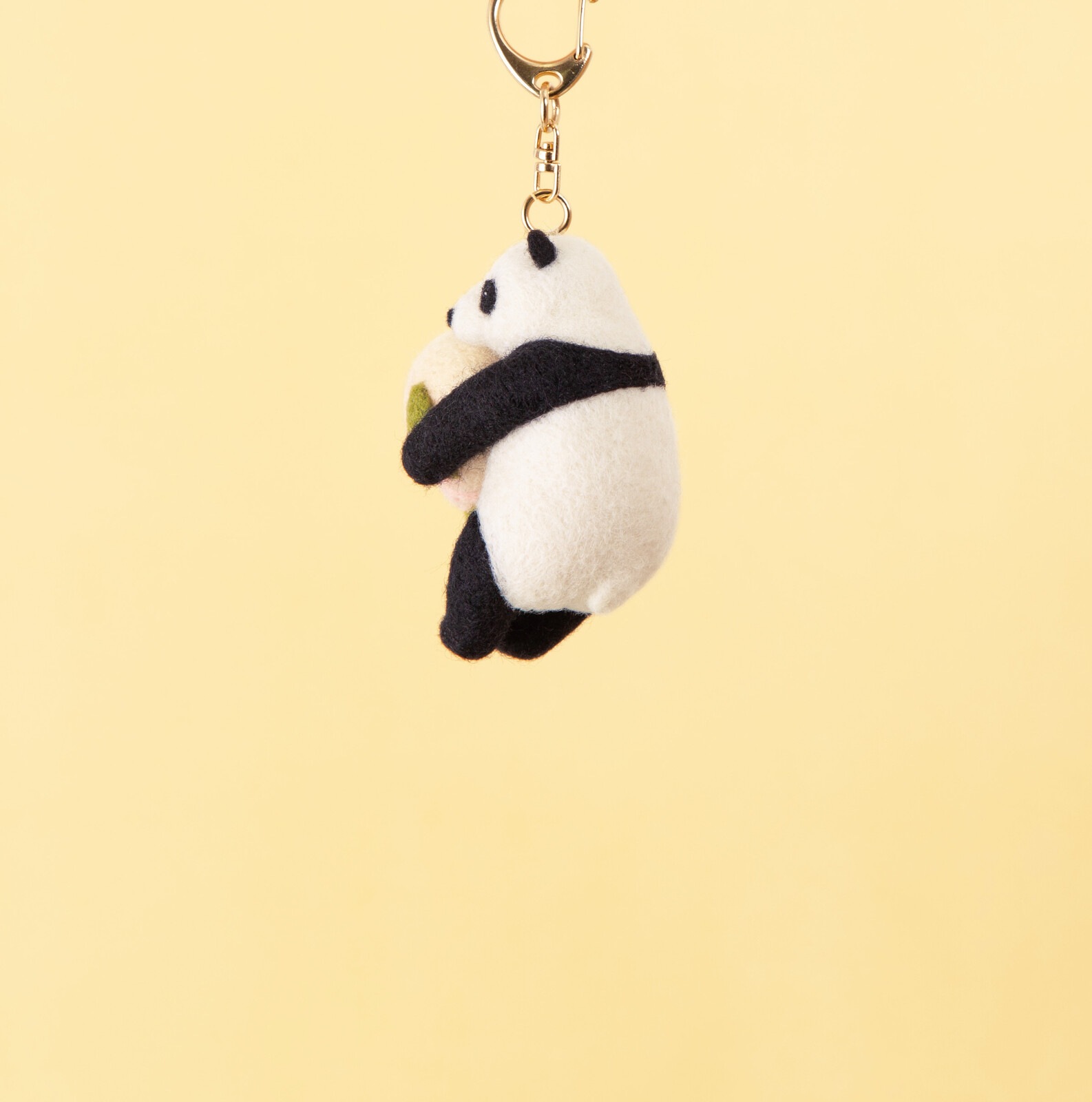 中級者向け羊毛フェルトキット パンダと桃まんじゅう | 羊毛