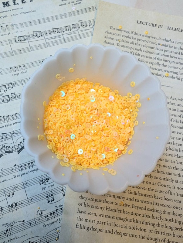スパンコール　ビーズ　ラウンドグリッタースパンコール　２mm　4000pcs　イエロー