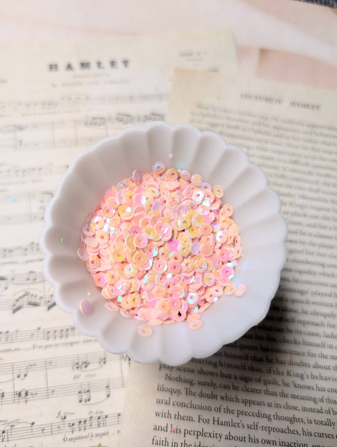 ハンドメイド装飾に｜ラウンドグリッタースパンコール ビーズ 4mm 約