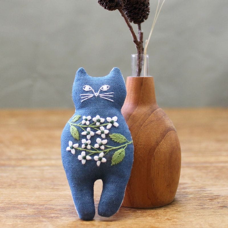 刺しゅうキット nekogao 刺繍ブローチ -花-