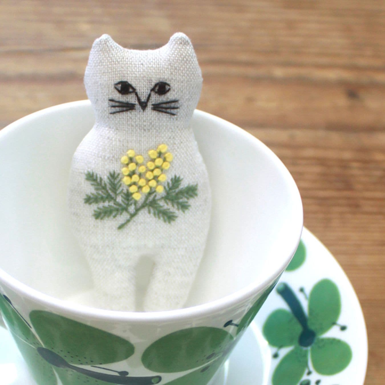 【専用】ハンドメイド　刺繍ブローチ 刺しゅうキット nekogao 刺繍ブローチ -ミモザ-｜初心者向け 手芸