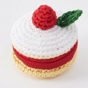 COSMO コスモ 刺しゅう糸で編む ちいさなポーチ（ケーキ）｜編み物