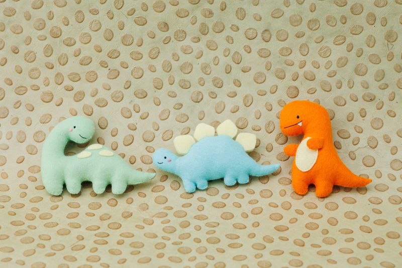minimofuu toy 恐竜マスコット手芸キット｜ティラノサウルス・ブラキオサウルス・ステゴサウルス｜フェルト ぬい作り｜サンフェルト