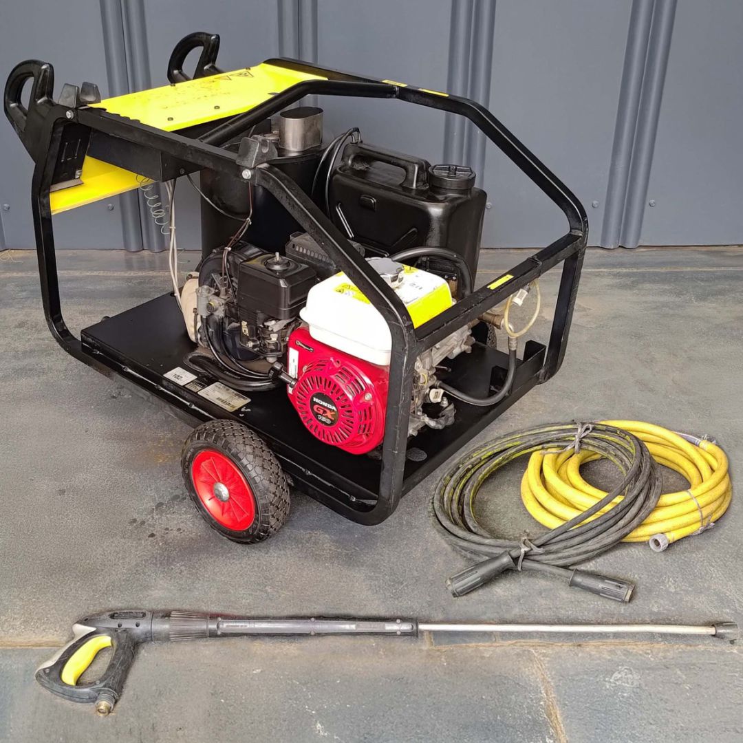 スーパー工業 ホースリール 横置型 60m巻 ( 040000733 ) □スーパー工業 ホースリール 横置型 60m巻 040000733(4578839)[送料