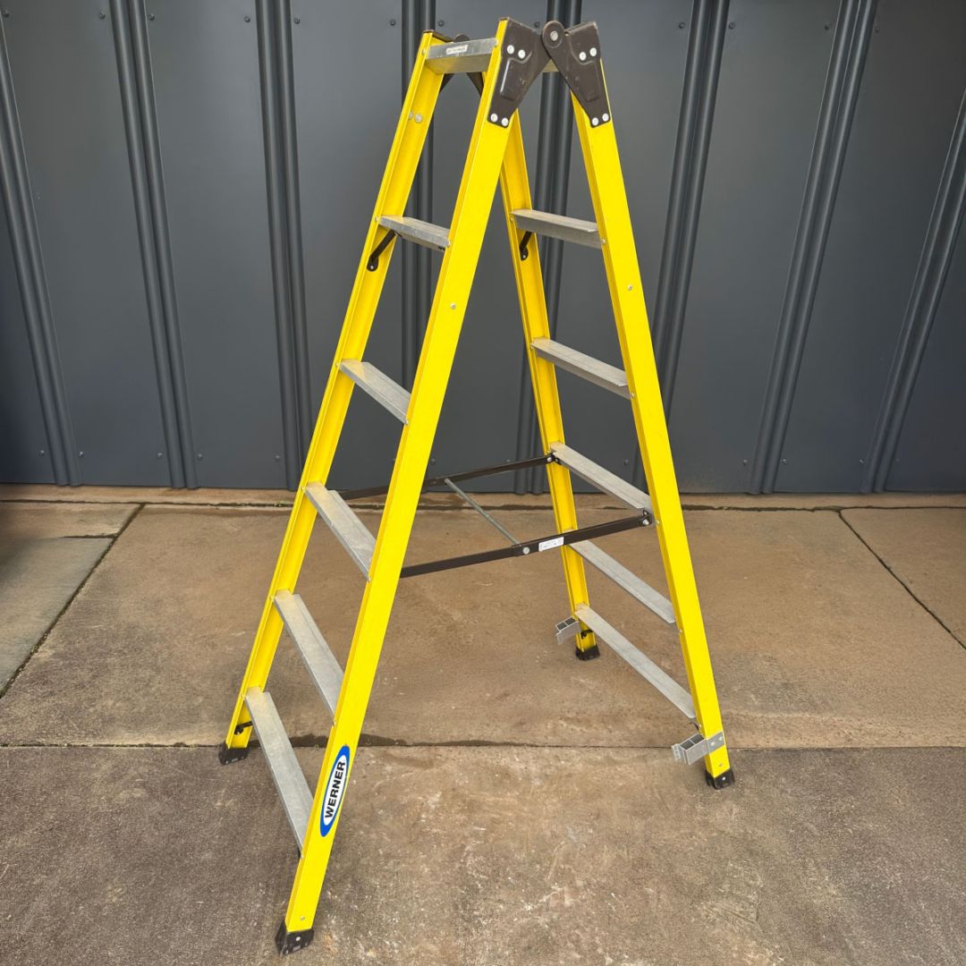 FRP-SL24S 脚立 専用 FRP製 ピカ【中古】