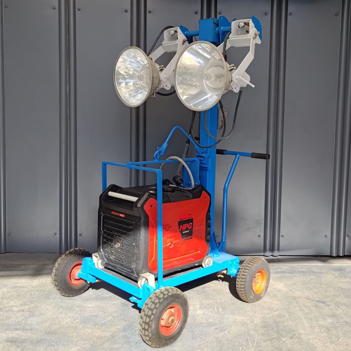 【セット売り】パワーライト PL402 投光器＋発電機 HPG3000iS【中古】