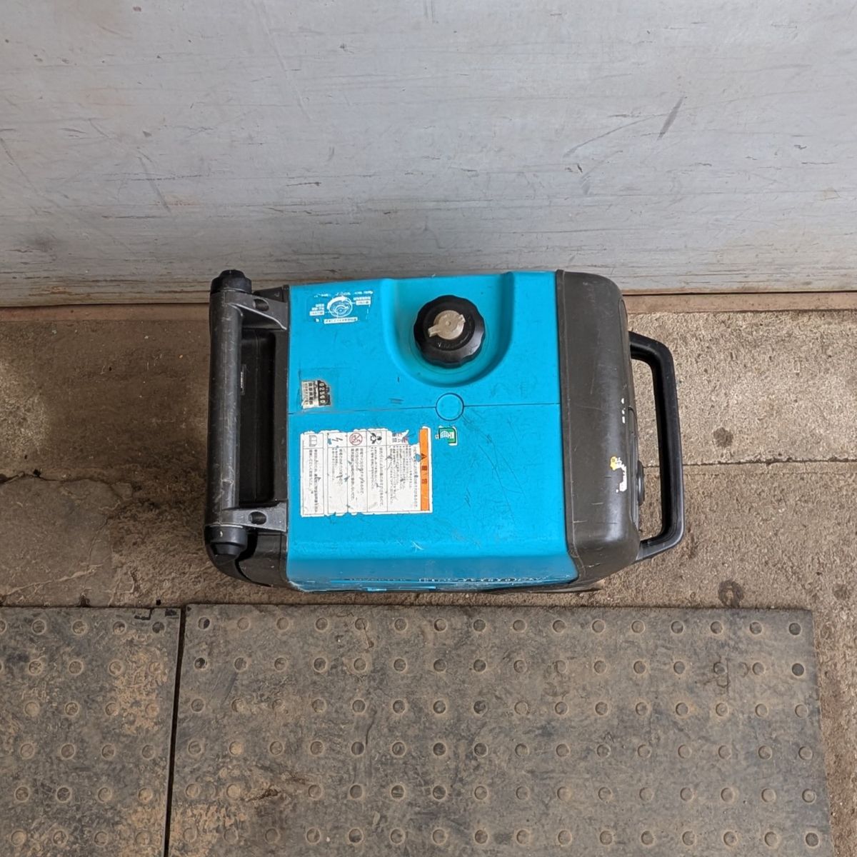 AIRMAN (旧北越工業) ガソリンエンジン発電機 HP2600SV【中古】 