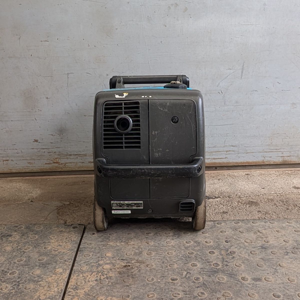 AIRMAN (旧北越工業) ガソリンエンジン発電機 HP2600SV【中古】 