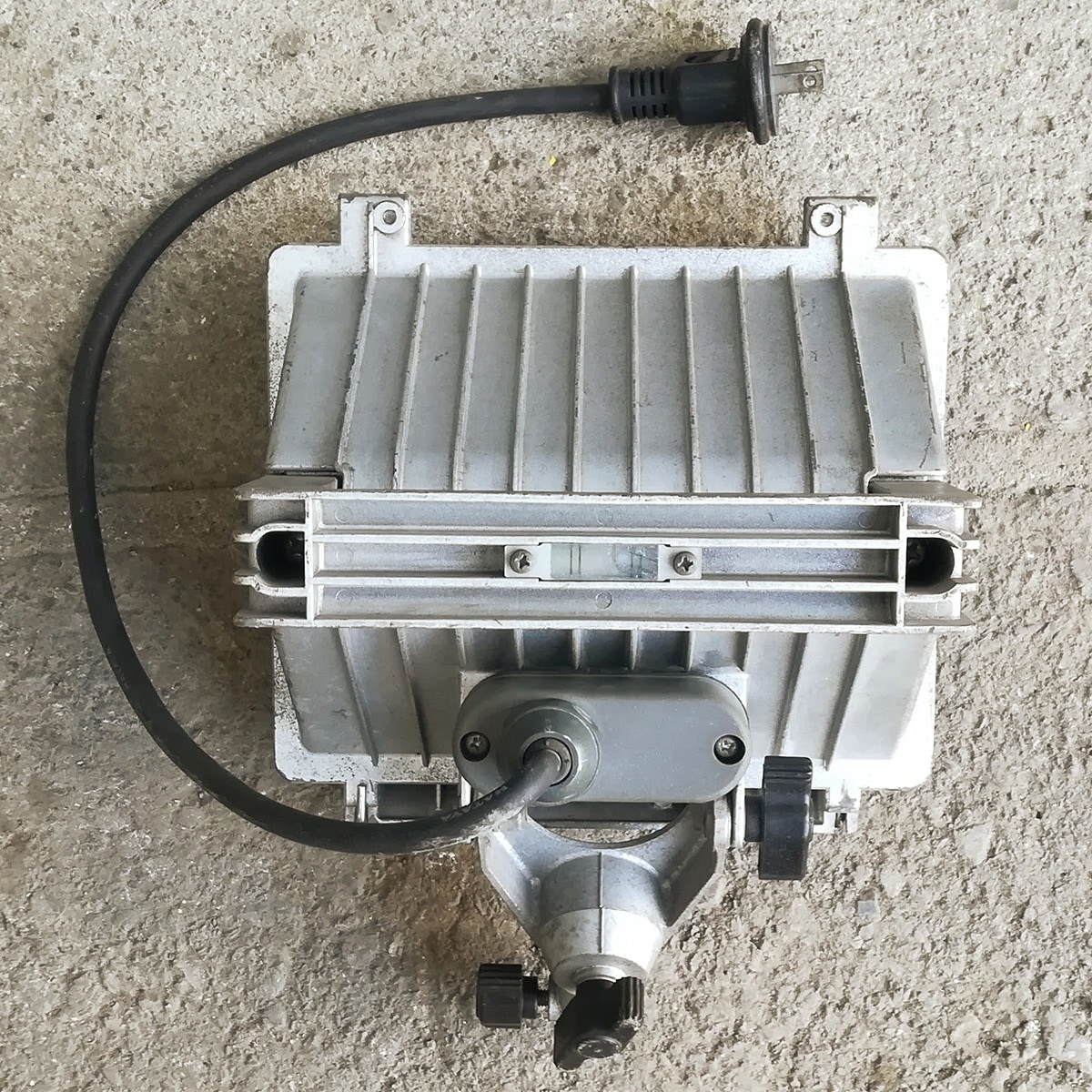 投光器 2個＋延長コードセット 作業灯 屋外 照明 500W HATAYA ハタヤ ライト Amazon.co.jp: ハタヤ (HATAYA) 照明 充電式 LED 投光器 屋外用 (防雨