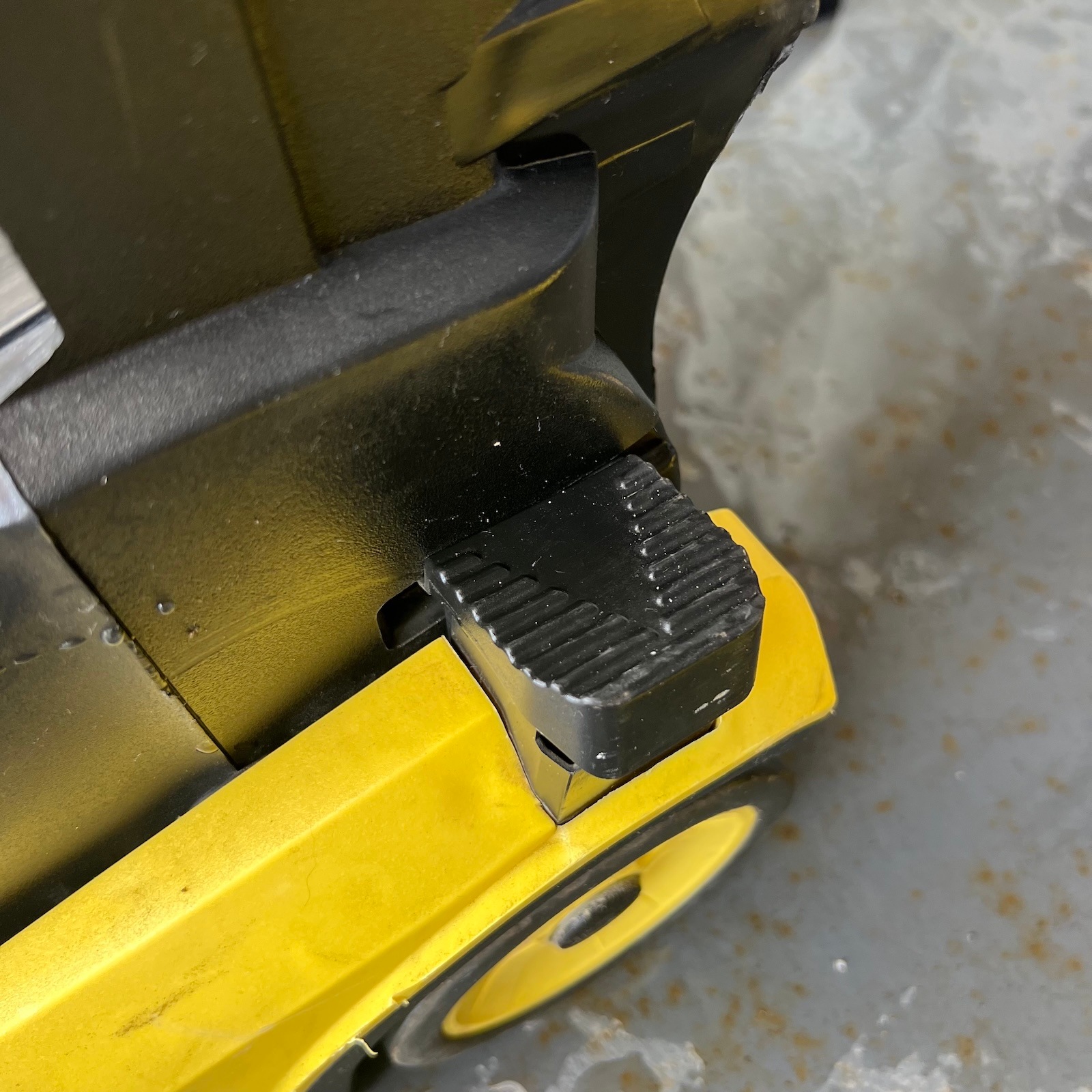 【動画】ケルヒャー 業務用手押し式小型床洗浄機 BR30/4CBp Karcher【中古】