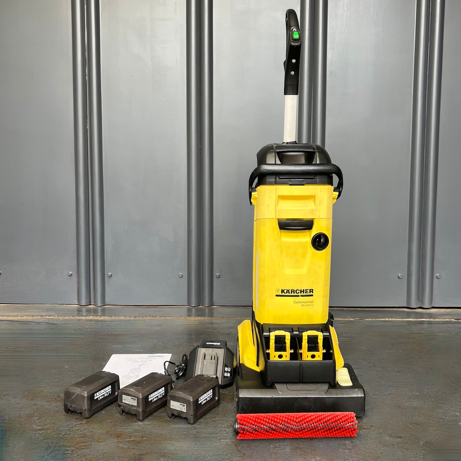 【動画】ケルヒャー 業務用手押し式小型床洗浄機 BR30/4CBp Karcher【中古】