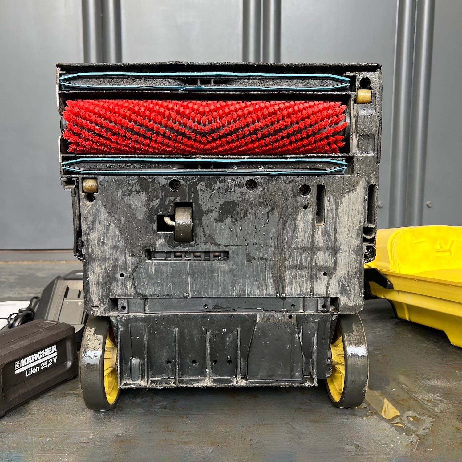 【動画】ケルヒャー 業務用手押し式小型床洗浄機 BR30/4CBp Karcher【中古】