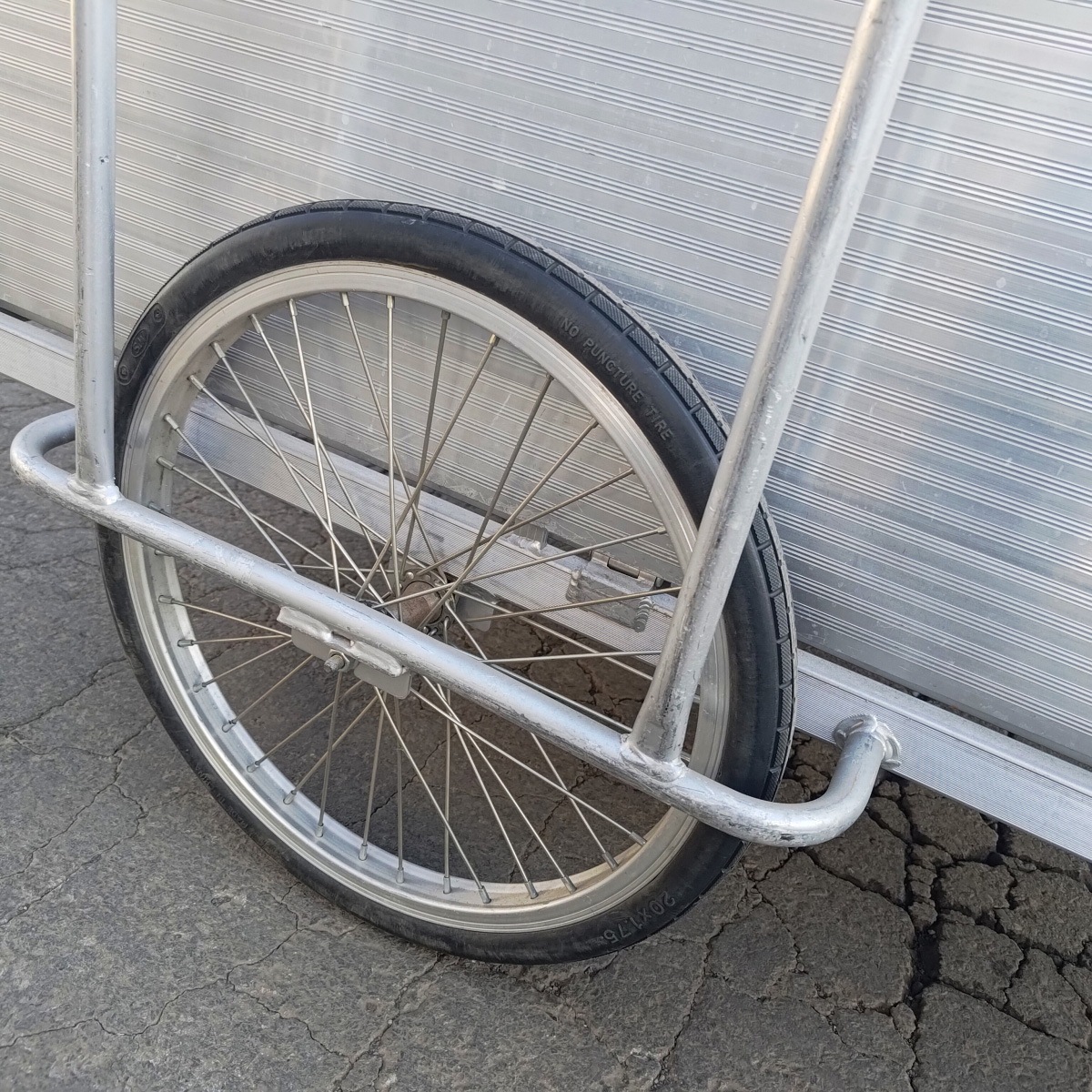 【中古】リアカー 折りたたみ アルミリヤカー 軽量 ノーパンクタイヤ PHC-150