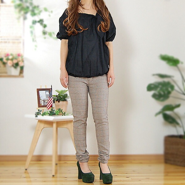 ������ä������֥�å������եۥ磻�� ������1���Ω�� �ե��ߥ˥� �ɥ�ޥ󥹥꡼�� ��ä��ꥷ�륨�åȤΥ���˥å��֥饦��*��ǥ������ե꡼ /���к� ���ȥԡ� �Ҵ�ȩ�ˡ���������