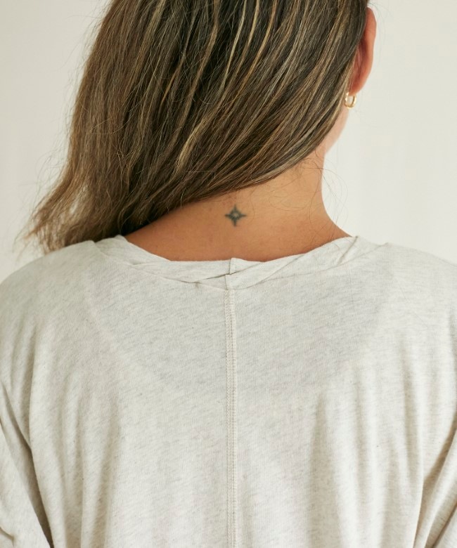【残りわずか】ファインニットツイストTシャツ　ライトグレー