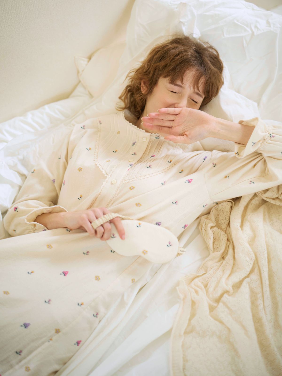 ハンドメイドのアイマスク イングリッシュガーデンネル（普通サイズ）