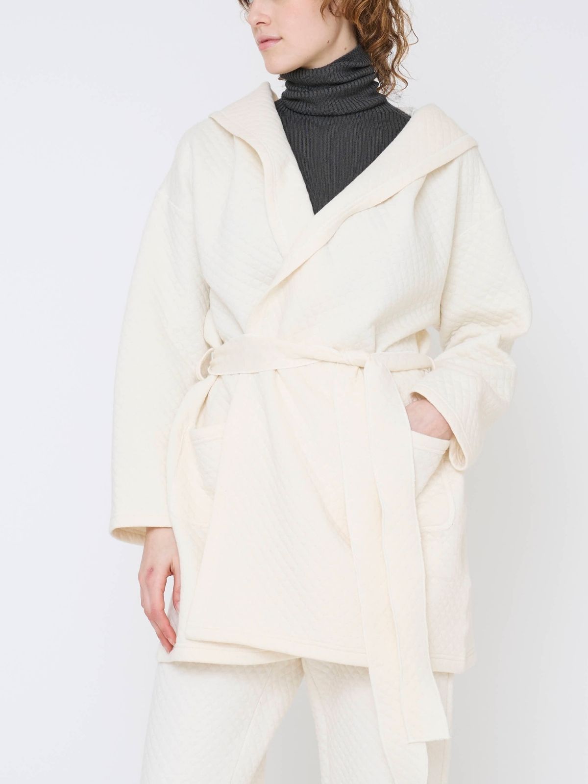 NEW｜キルティングフーデットガウンコート