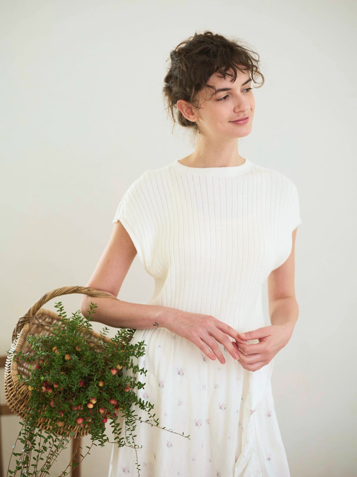 【残りわずか】コットンエアリーノースーブリブトップス ホワイト