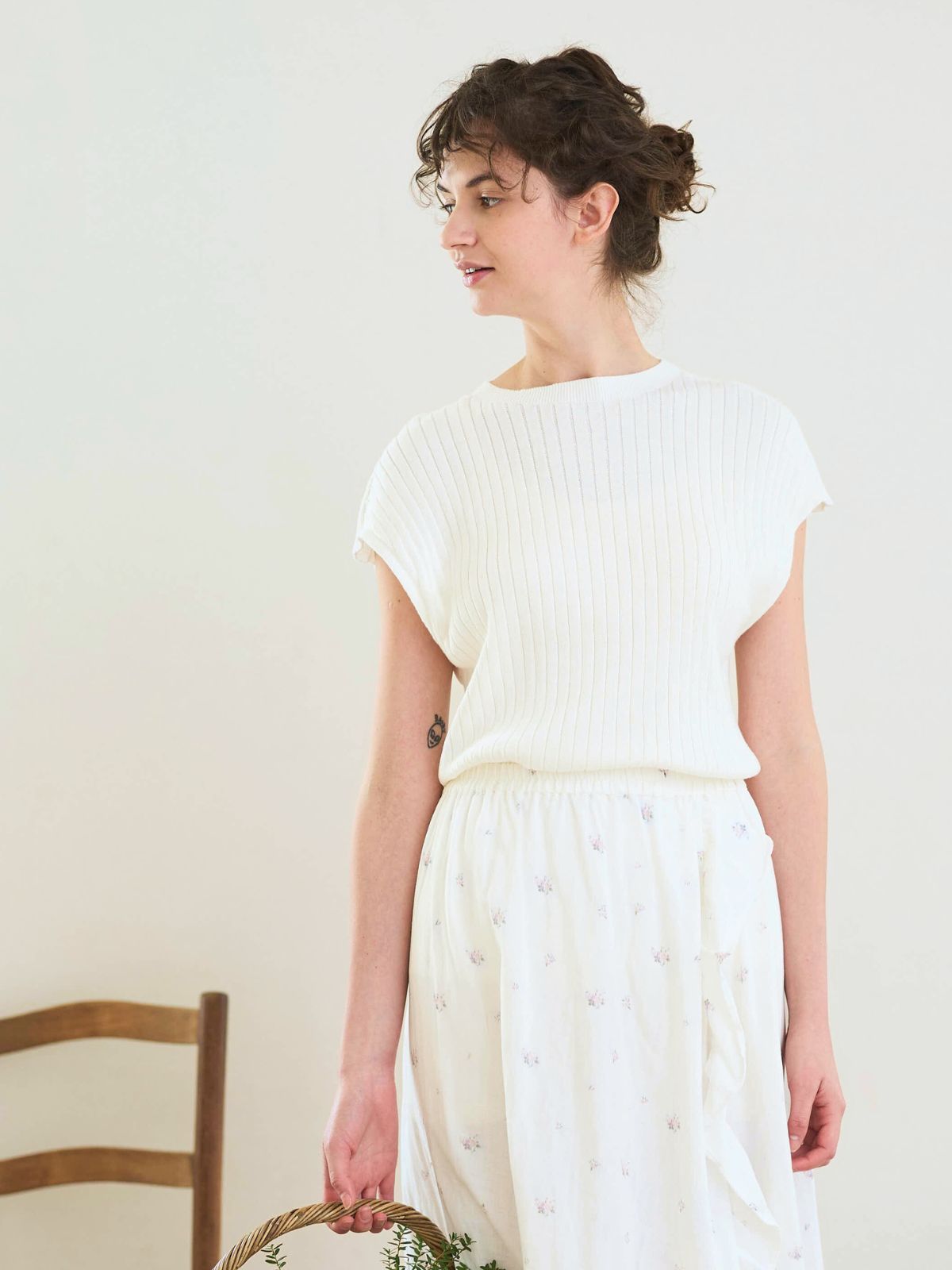 【残りわずか】コットンエアリーノースーブリブトップス ホワイト