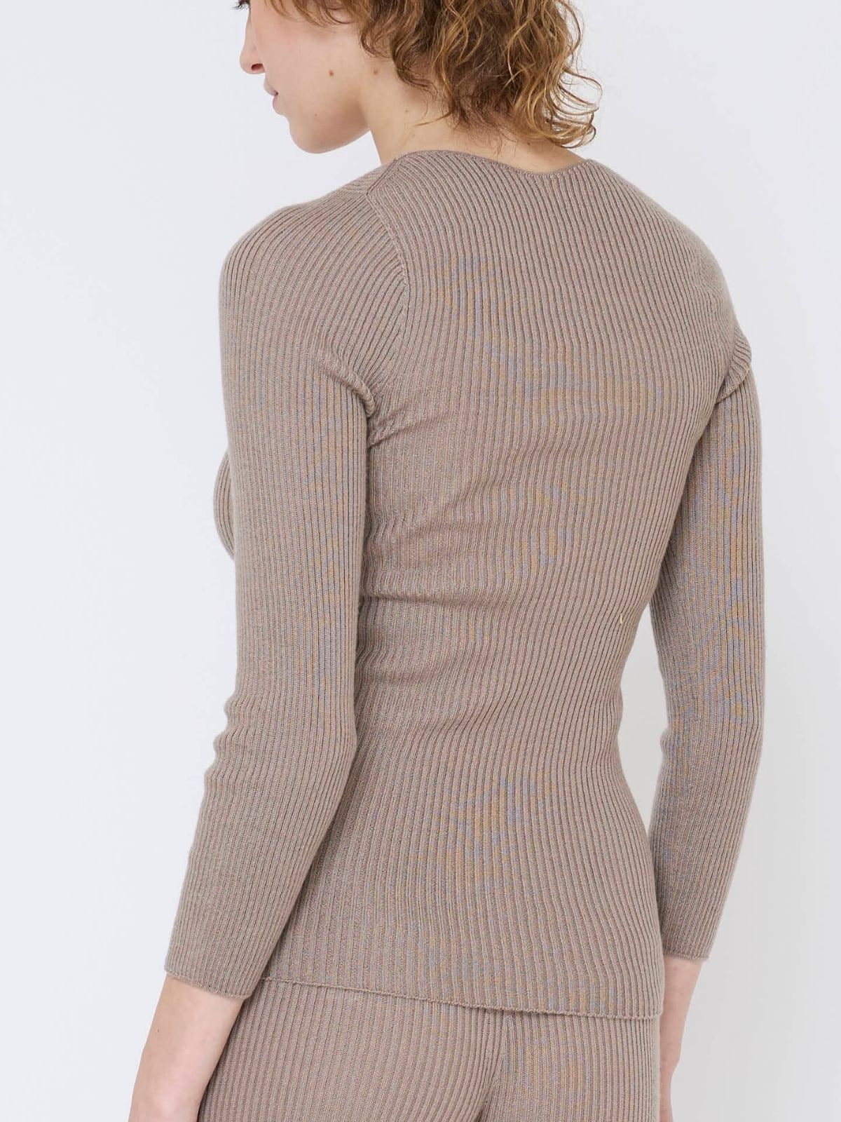 NEW｜シルクエアリートップス ブラウン