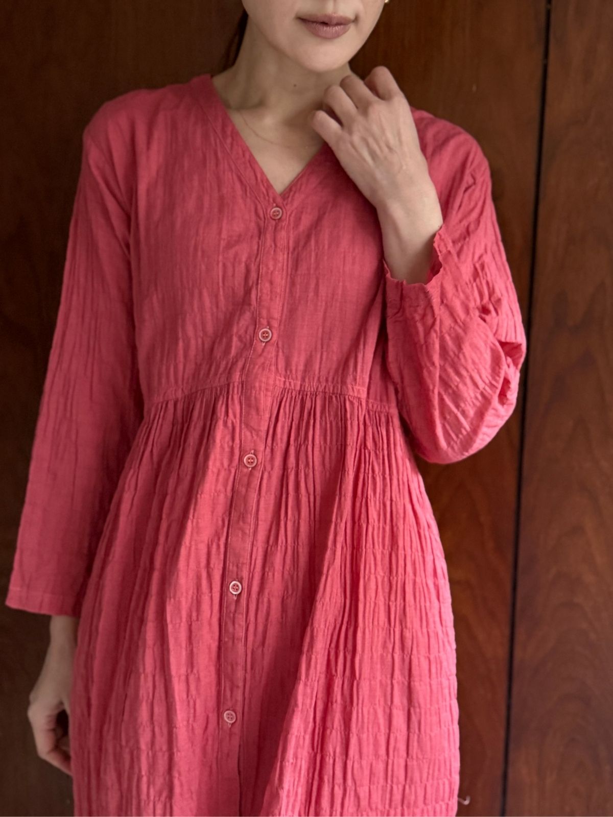 【残りわずか】草木染めコスモスVネックワンピース（紅花×茜染め）