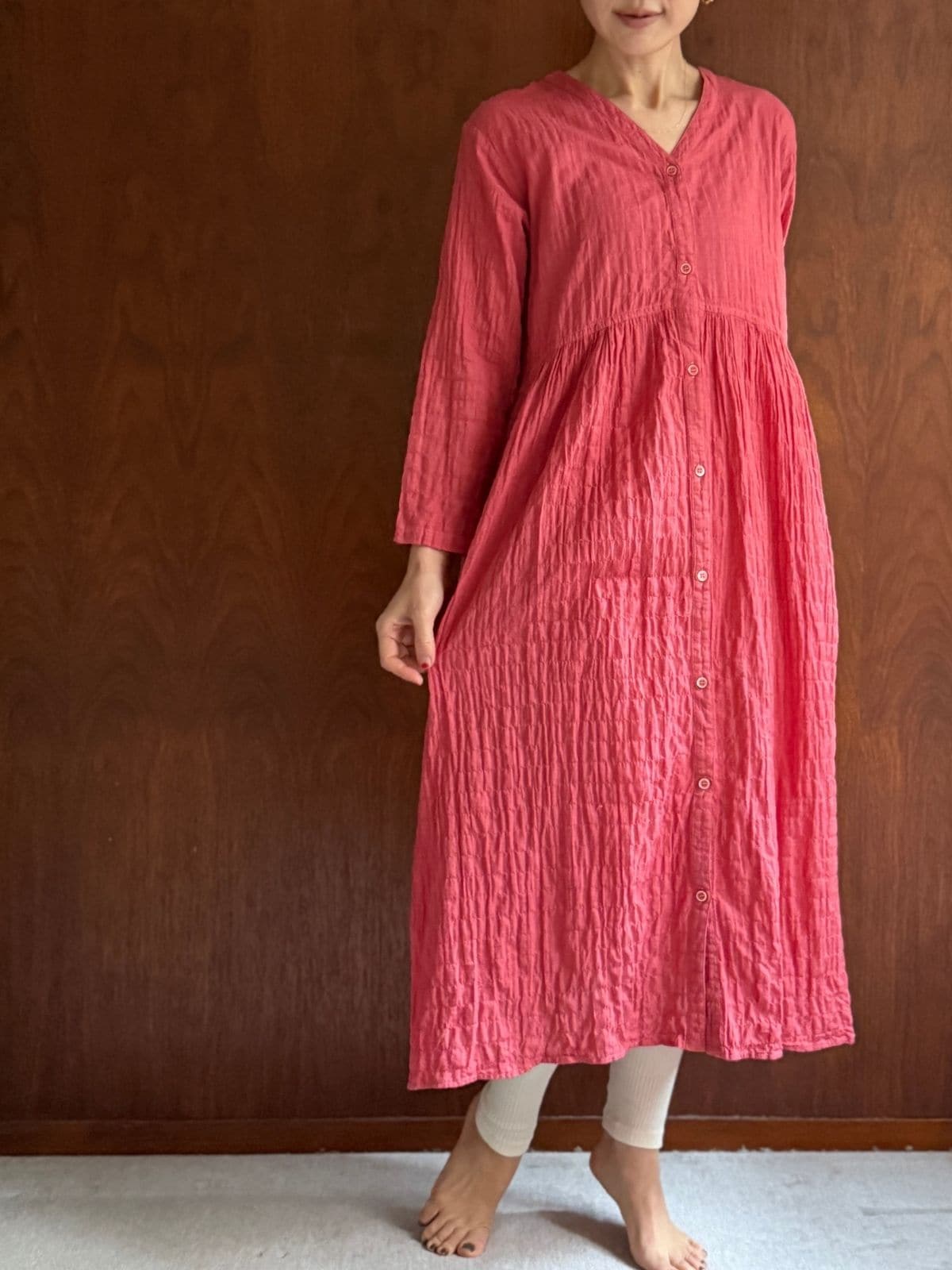 【残りわずか】草木染めコスモスVネックワンピース（紅花×茜染め）