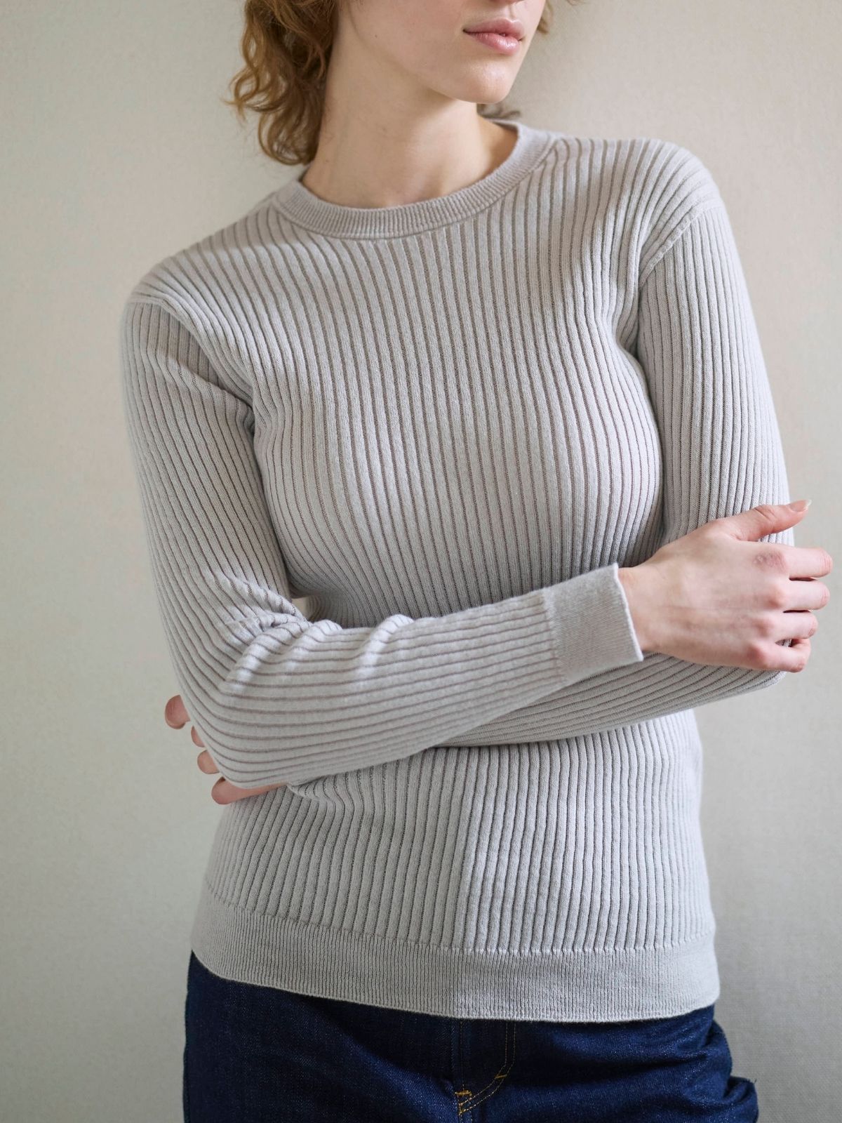 【1月末から2月上旬お届け予定】【シリーズ商品2点以上で10%OFF】新色｜コットンエアリーリブクルーネックトップス　ライトグレー