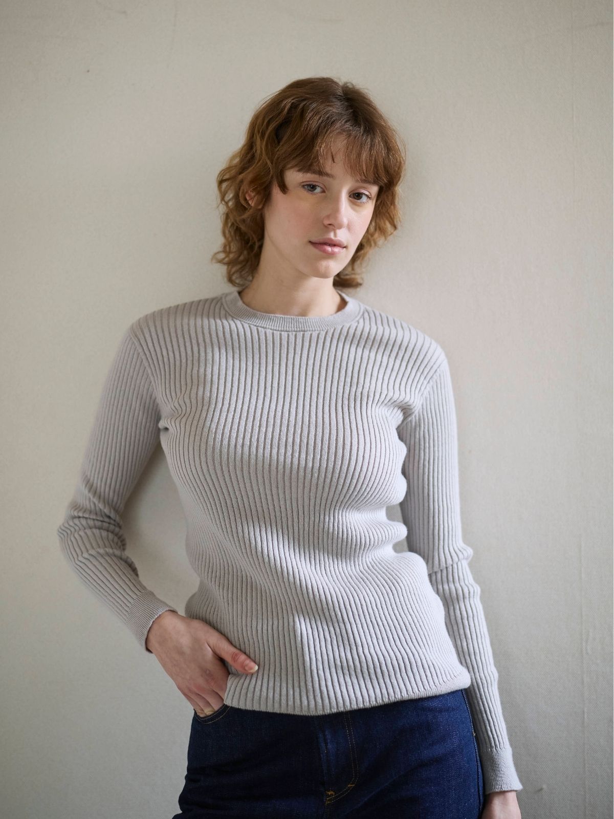 【1月末から2月上旬お届け予定】【シリーズ商品2点以上で10%OFF】新色｜コットンエアリーリブクルーネックトップス　ライトグレー