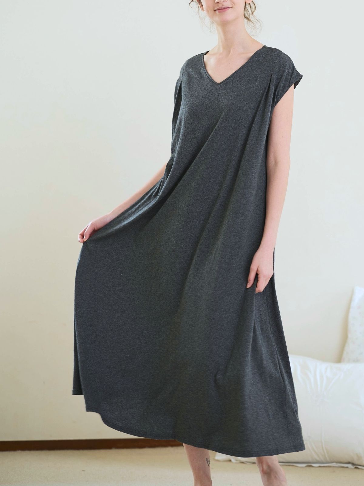 FOXEY フード付き Vネック グレー ワンピース 七分丈 44332 Dress 
