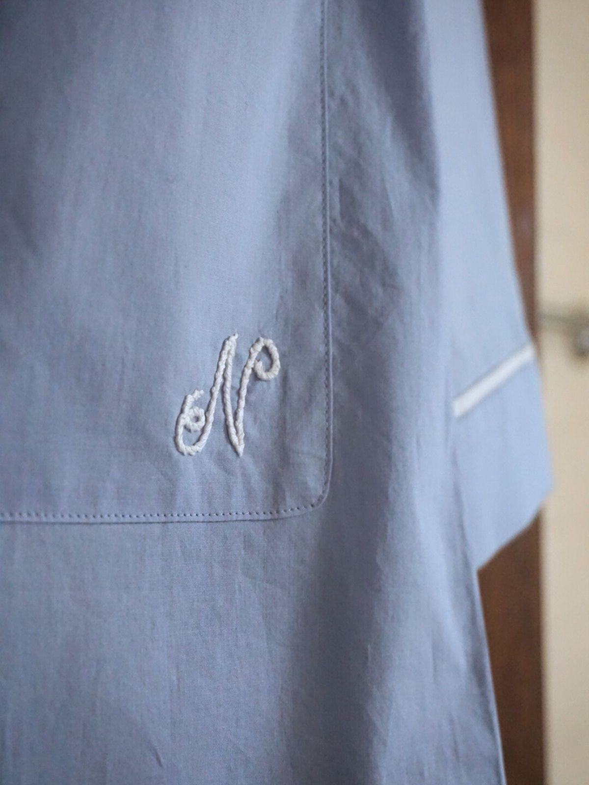 【先行予約】【種から育てた奥出雲のコットン】パジャマ上下セット ホワイト｜イニシャル手刺繍カスタム