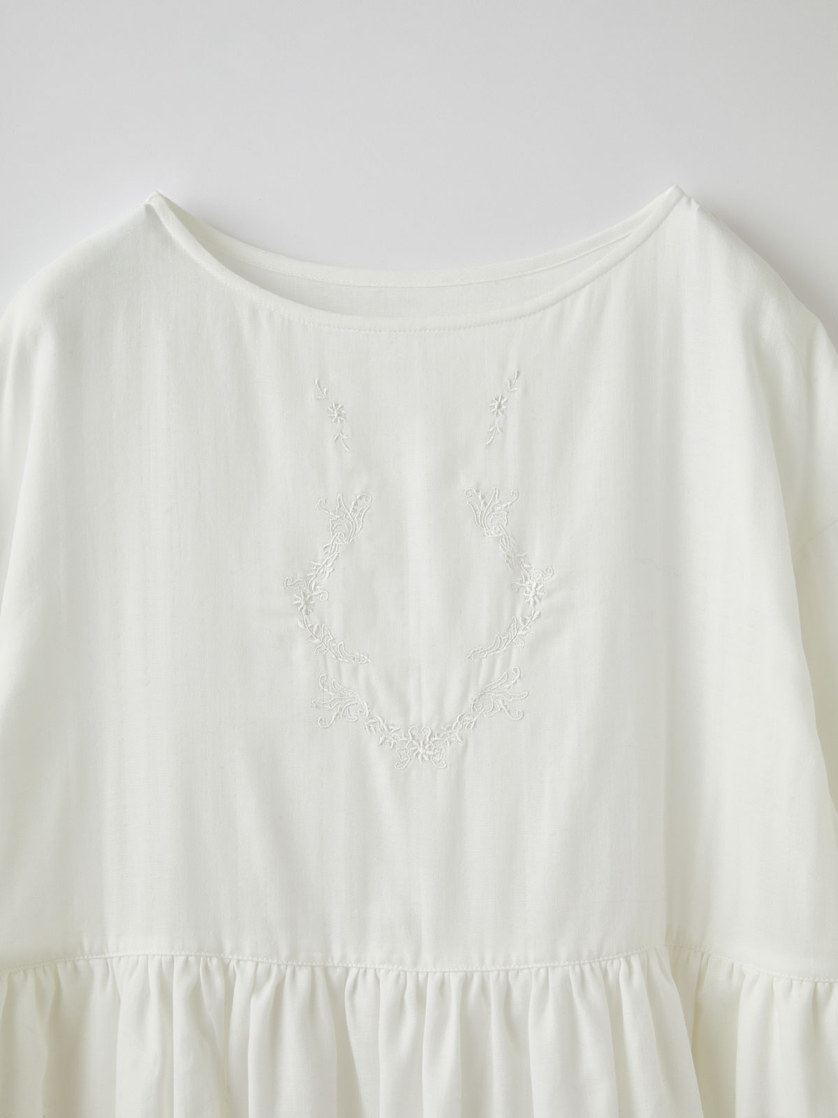 残りわずか(ラスト2点)】リリーガーゼ オリジナル刺繍ワンピース