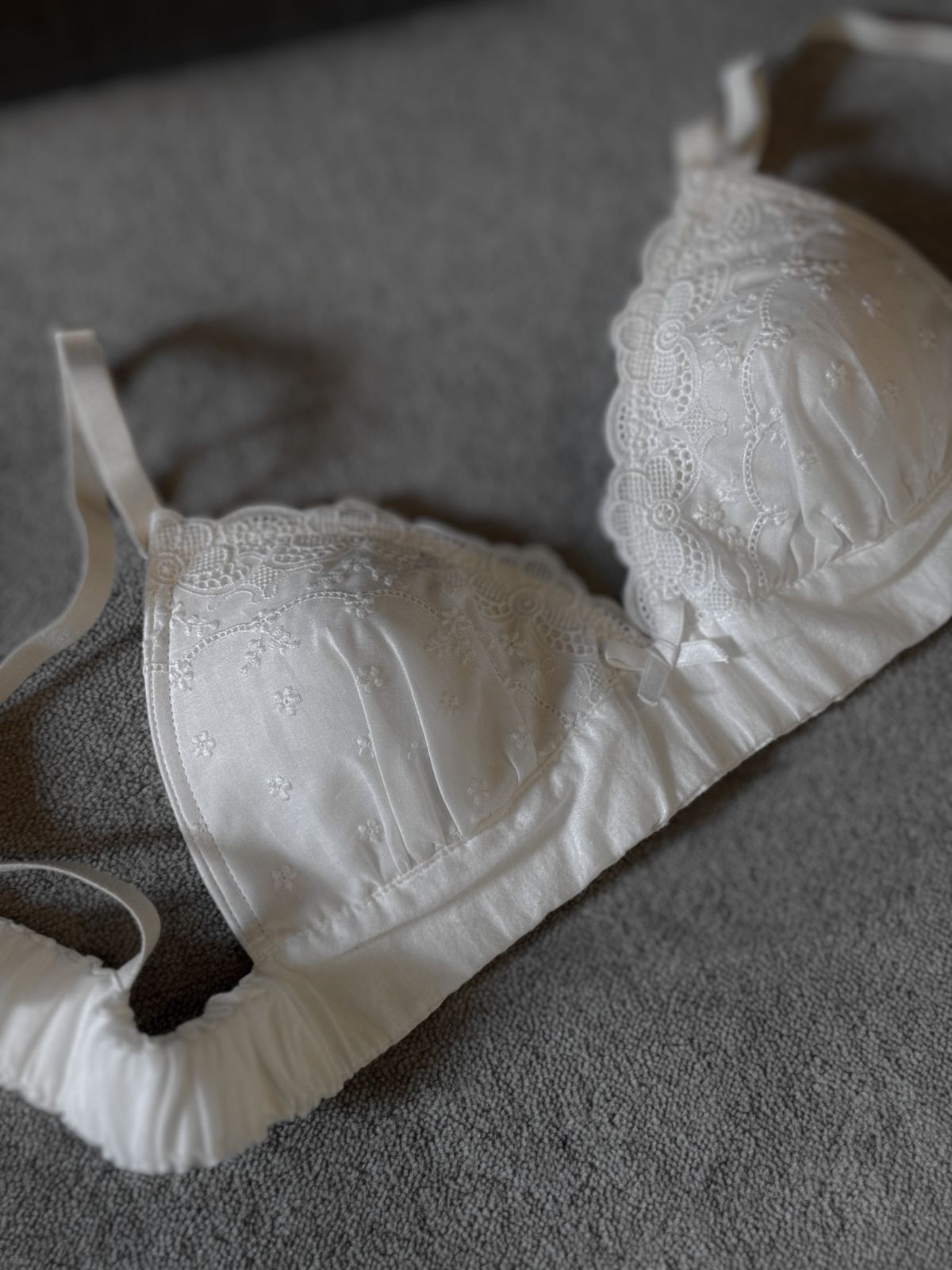 【残りわずか】ライラックレーストライアングルブラ　