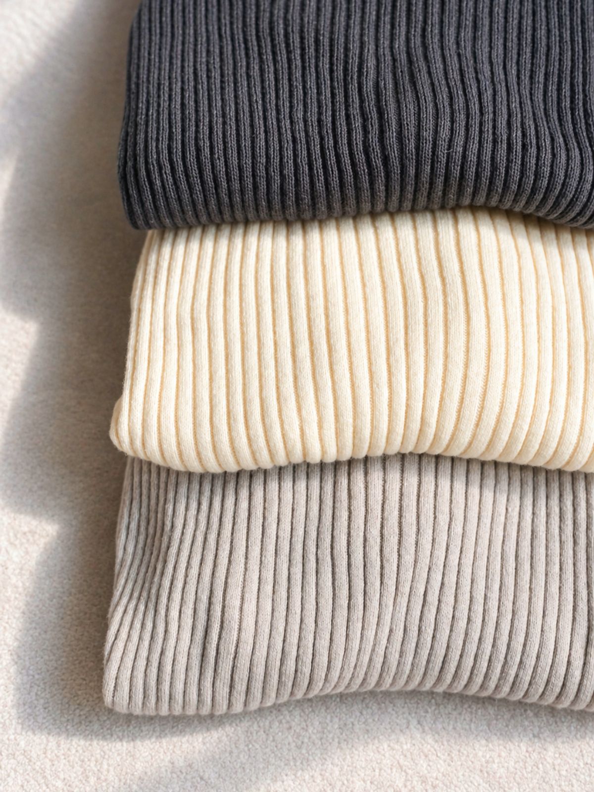 おまとめ10%OFF対象】【NEW】コットンエアリー リブVネックトップス