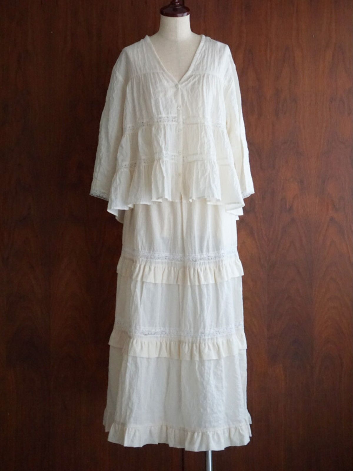 NEW｜コスモスレースティアードブラウス