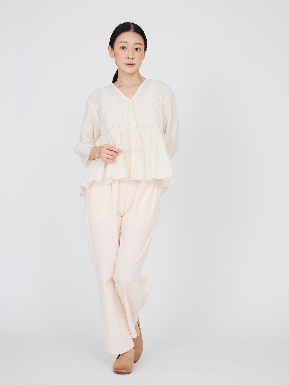 NEW｜コスモスレースティアードブラウス