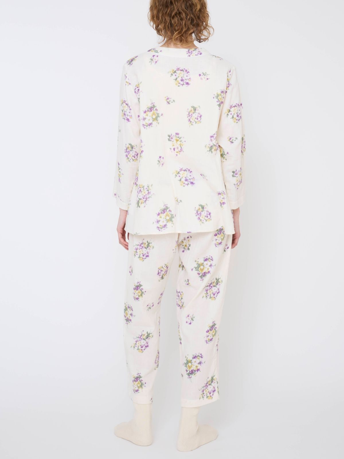 【残りわずか】プリムローズノーカラーパジャマ上下セット パープル(M/L)