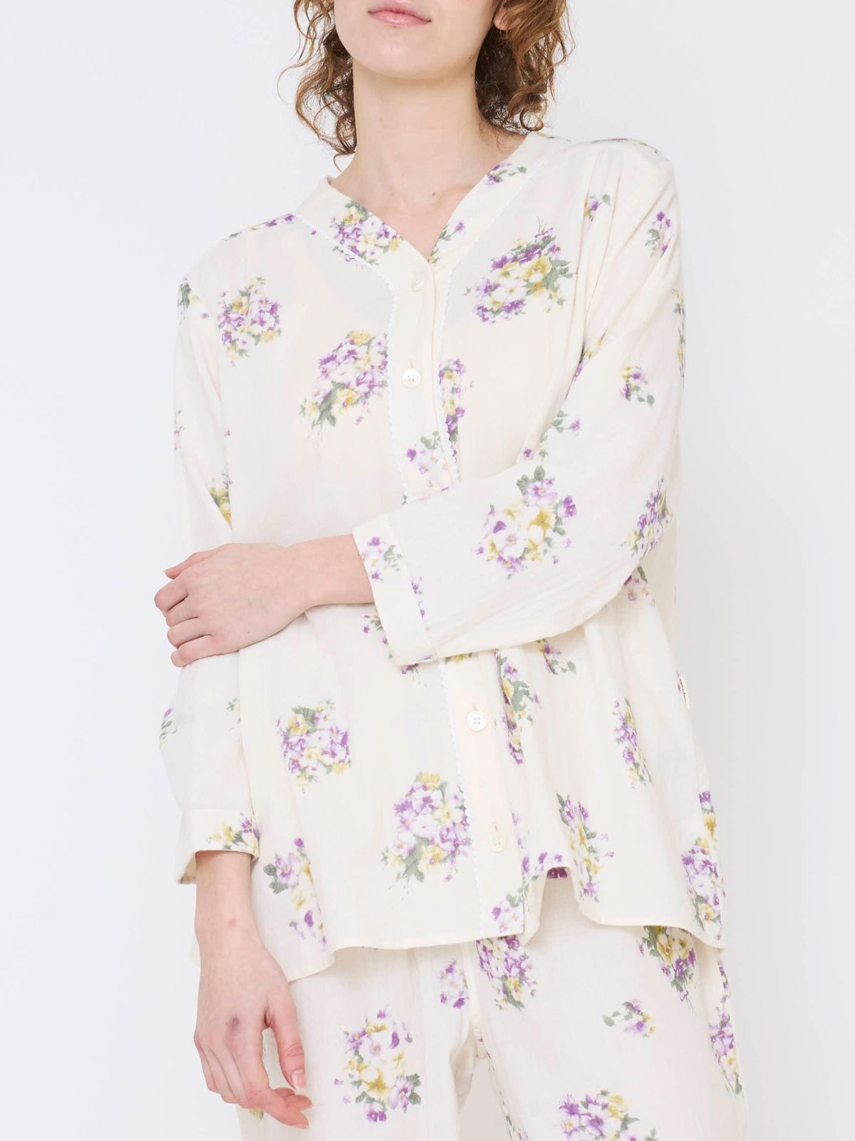 【残りわずか】プリムローズノーカラーパジャマ上下セット パープル(M/L)