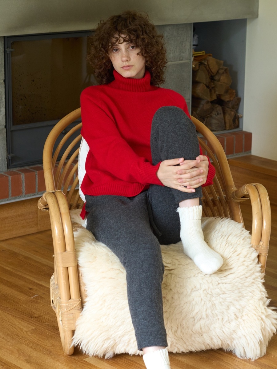 NEW】【WOOL70%/CASHMERE30%】イタリアニットタートル（ライトベージュ