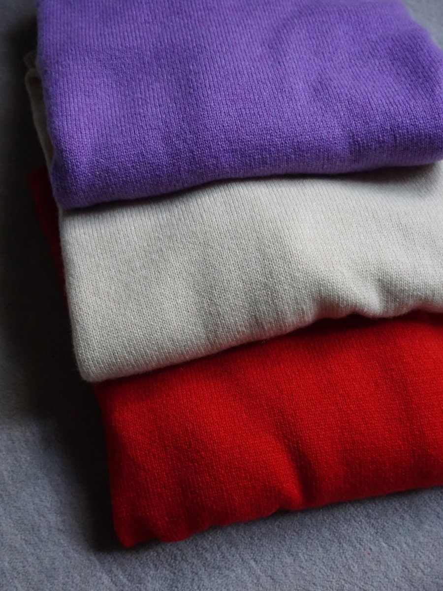 【NEW】【WOOL70%/CASHMERE30%】イタリアニットタートル（ライトベージュ//レッド/パープル）