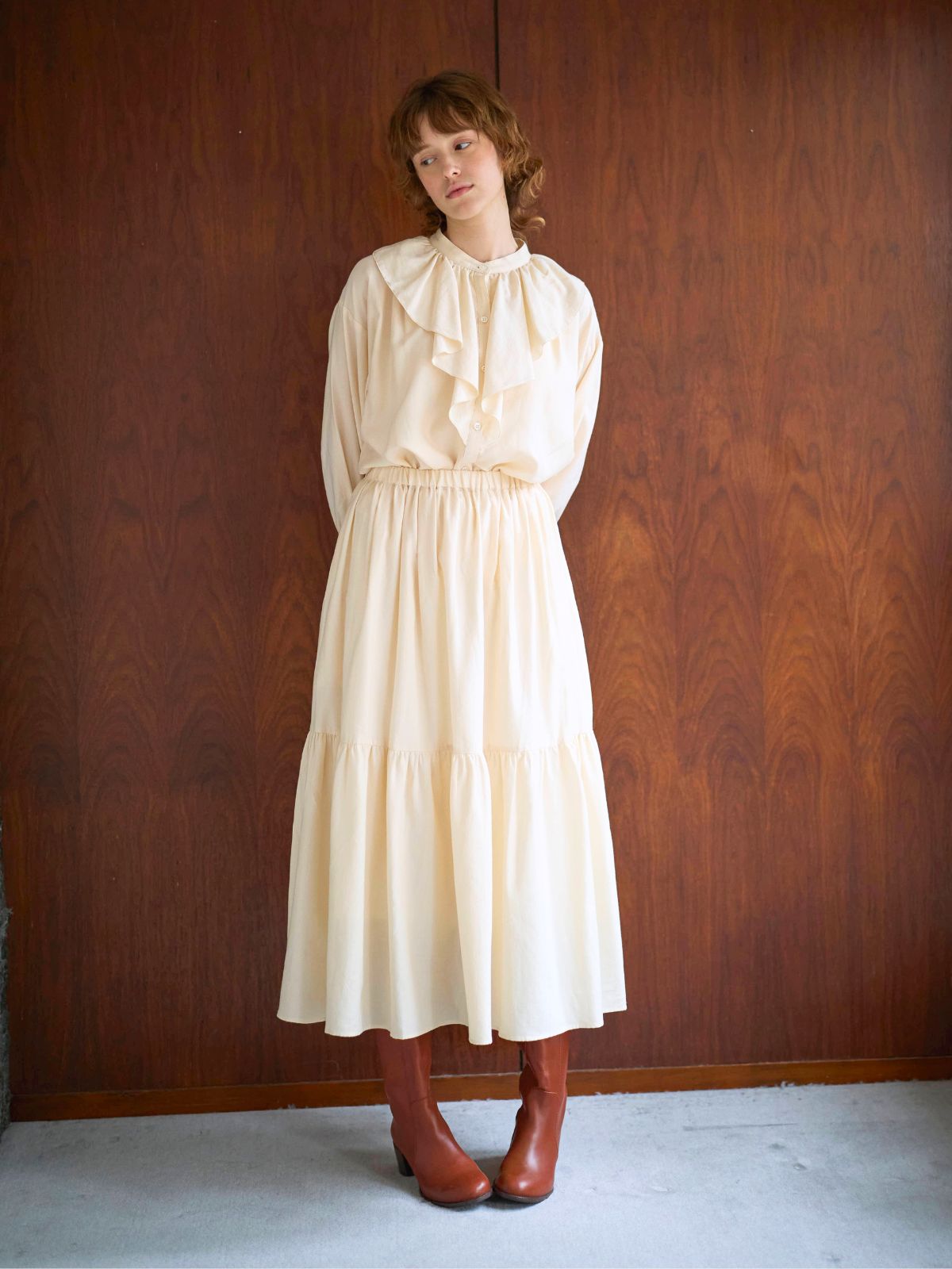 【残りわずか】エアリーサテンフリルブラウス