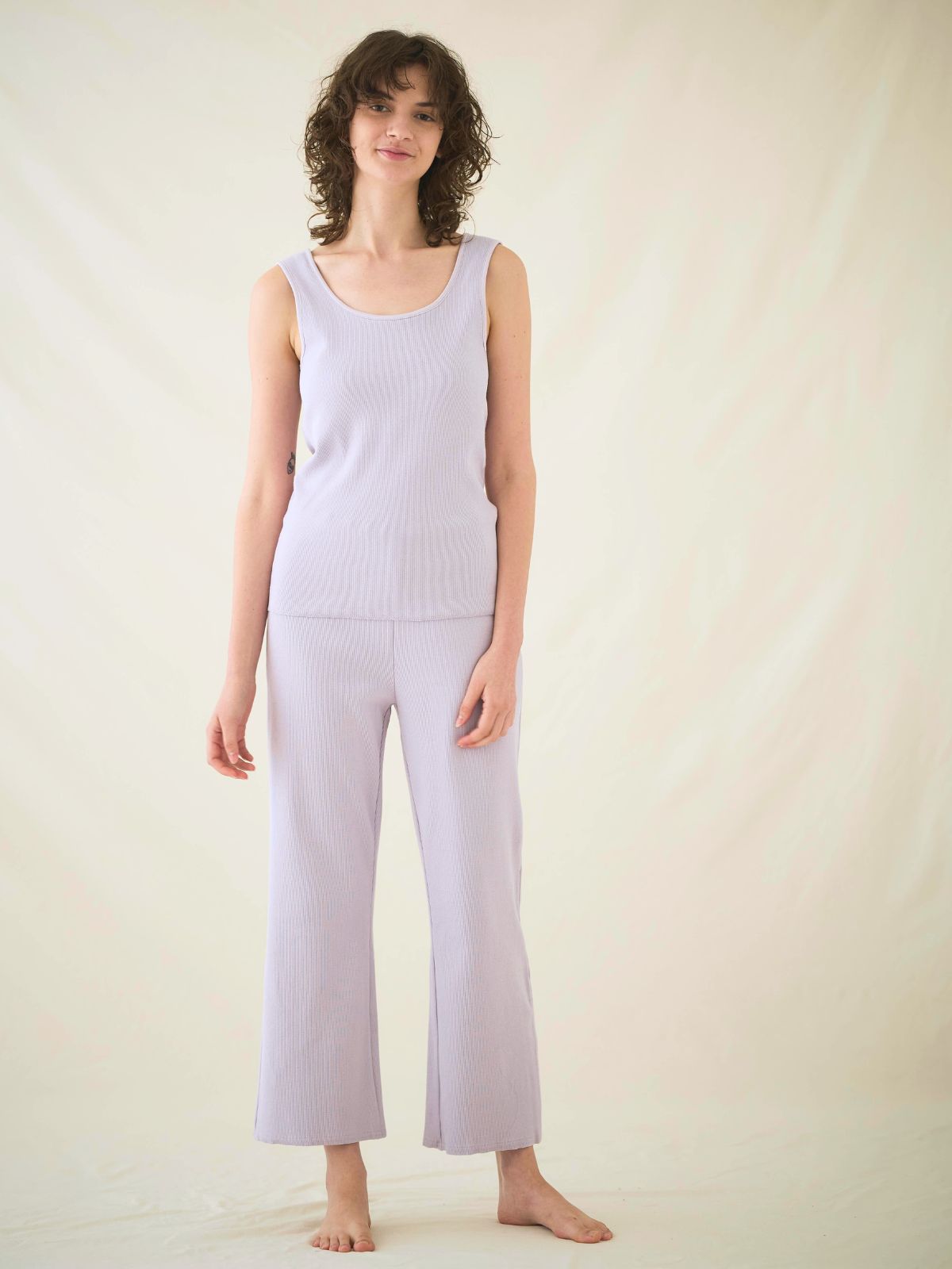 【残りわずか】型崩れしない｜スパンリブカップ付きタンクトップ　ラベンダー