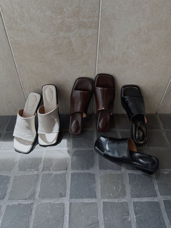 luster leather heel sandal