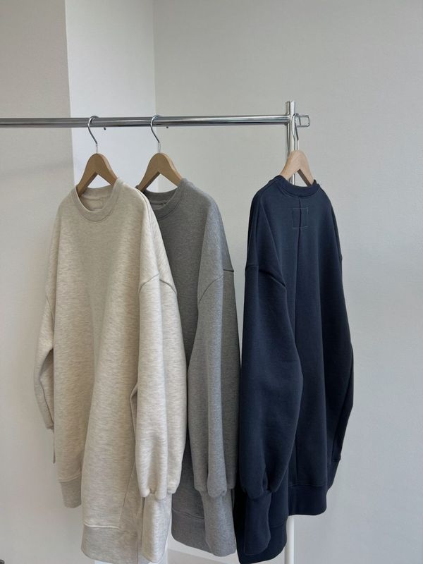 volume & long cuff raised back patch sweat