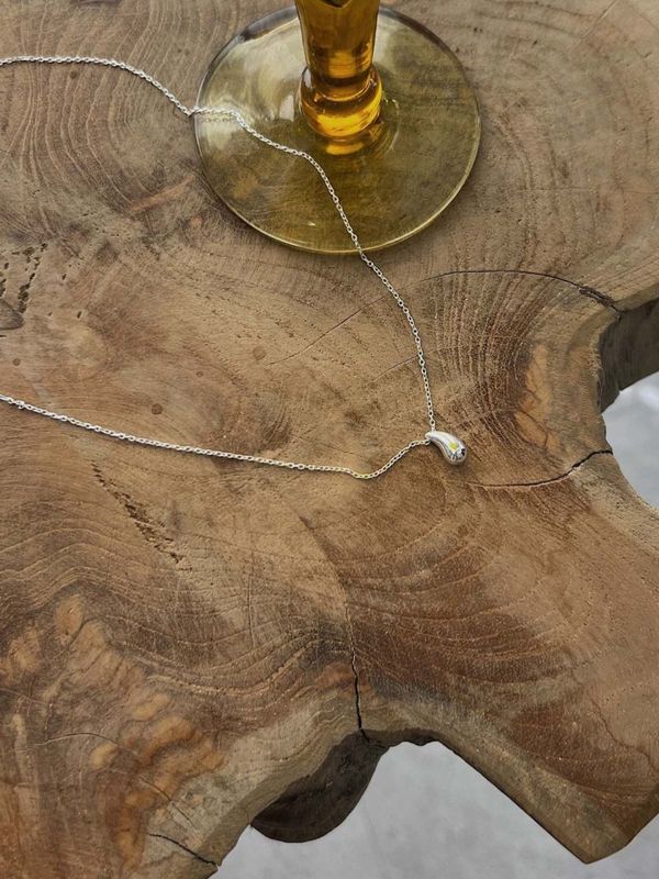 plump drop top necklace
